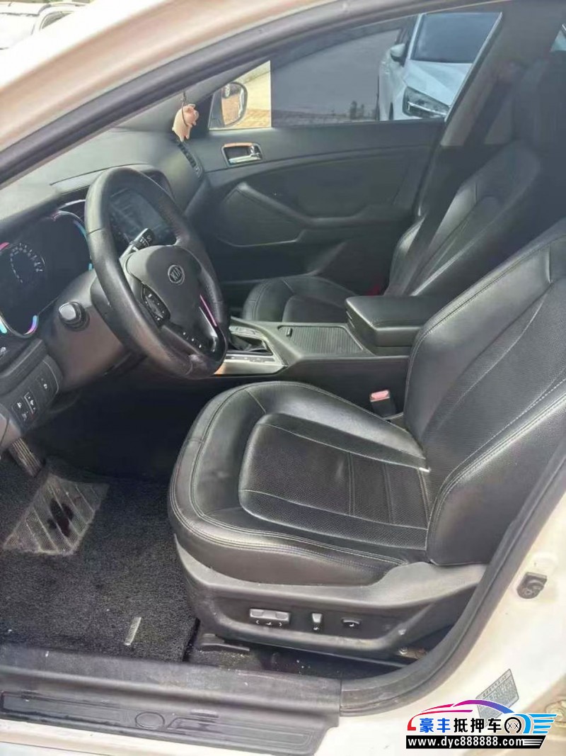 12年起亚K5轿车抵押车出售