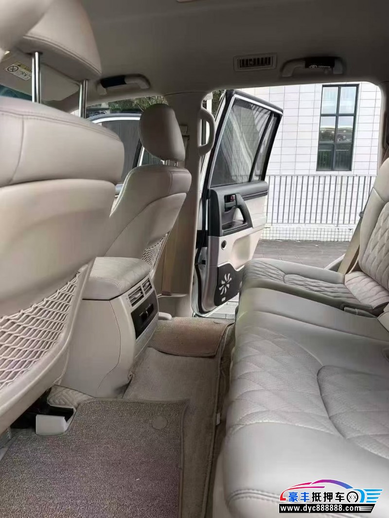 20年丰田兰德酷路泽（陆巡）轿车抵押车出售