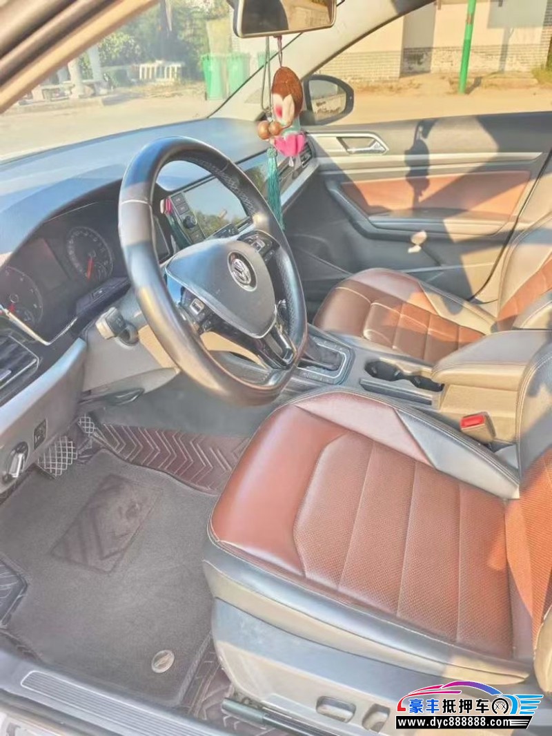 19年大众朗逸轿车抵押车出售