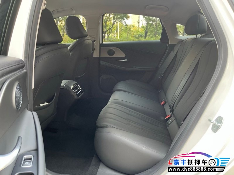 25年奇瑞风云轿车抵押车出售