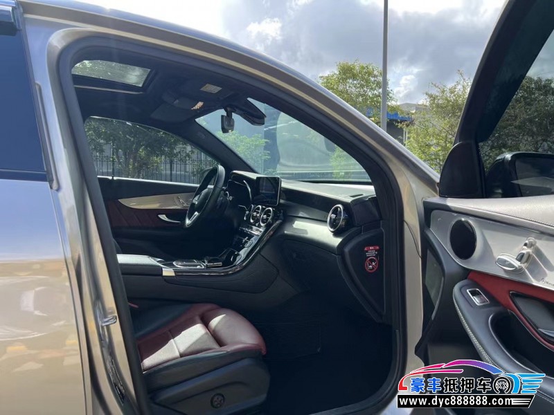 20年奔驰GLC轿车抵押车出售