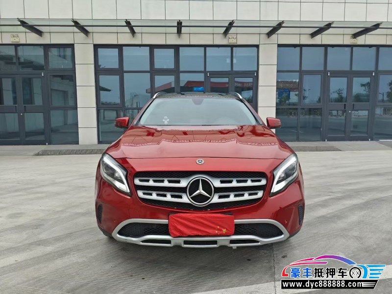 18年奔驰GLA轿车抵押车出售