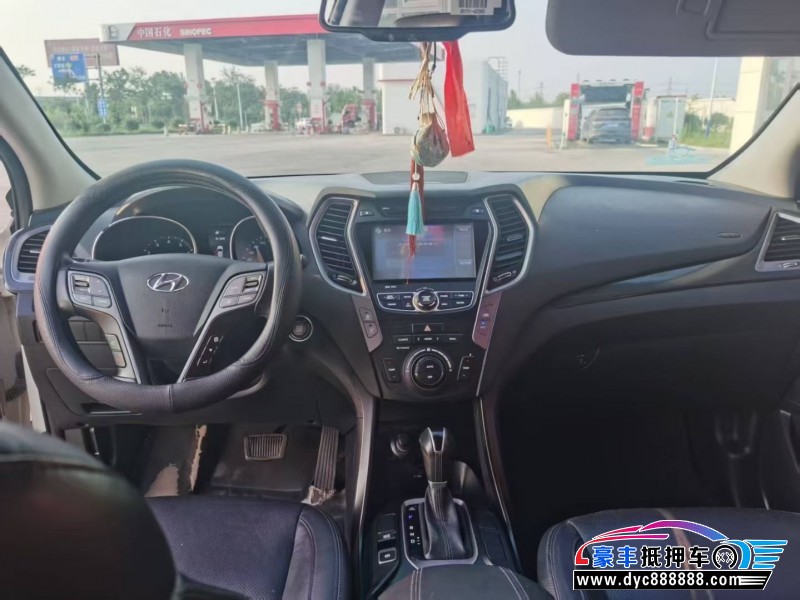 17年现代新胜达轿车抵押车出售