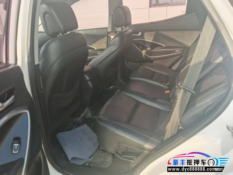 17年现代新胜达轿车抵押车出售