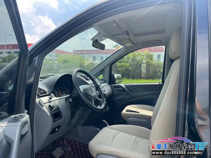 15年奔驰威霆轿车抵押车出售