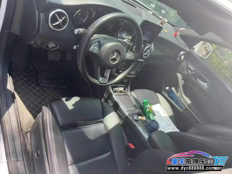 18年奔驰CLA轿车抵押车出售