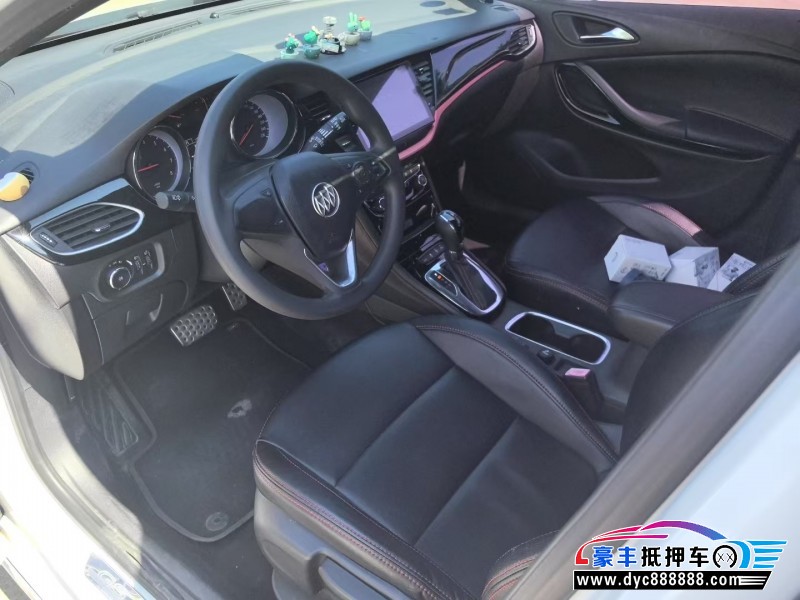 18年别克威朗轿车抵押车出售