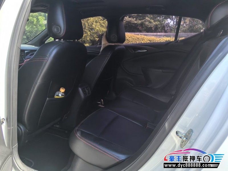 18年别克威朗轿车抵押车出售