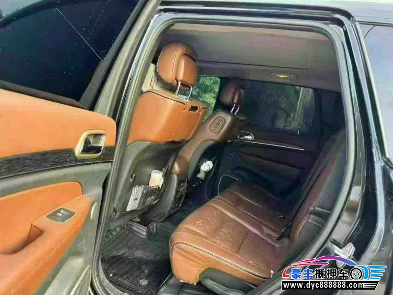 16年Jeep大切诺基轿车抵押车出售