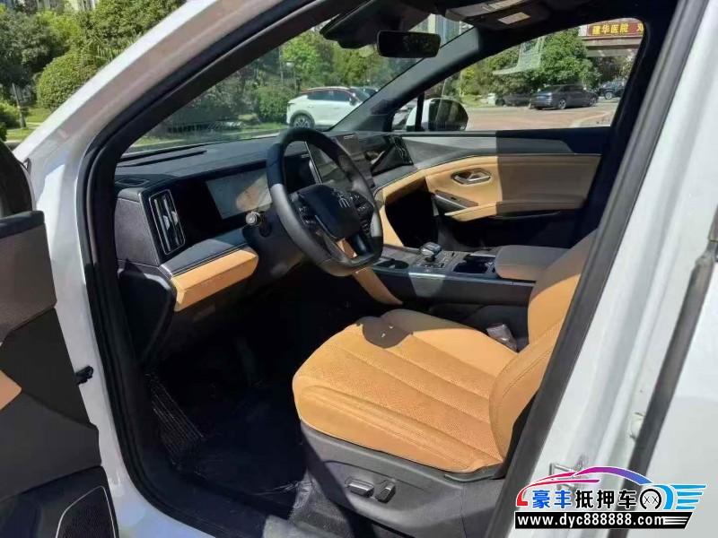 25年比亚迪宋轿车抵押车出售