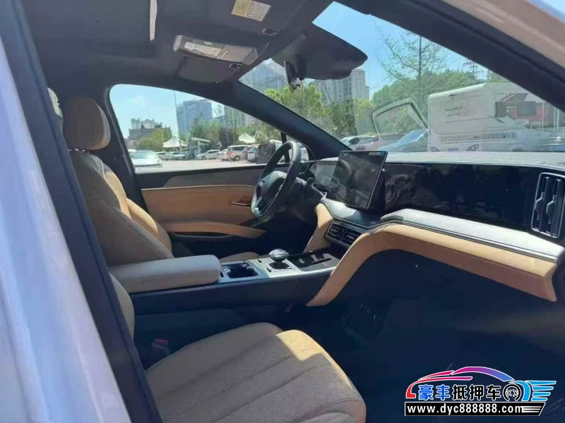 25年比亚迪宋轿车抵押车出售