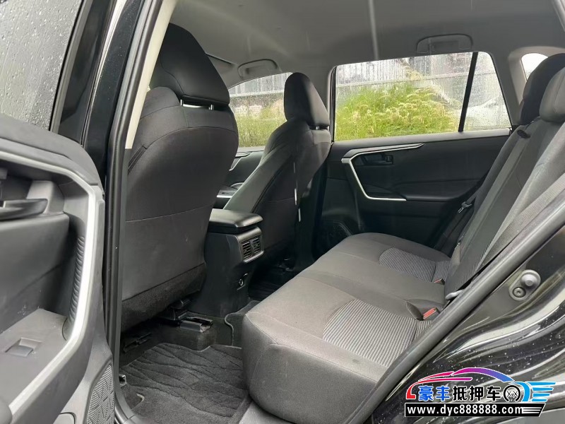 24年丰田威兰达轿车抵押车出售