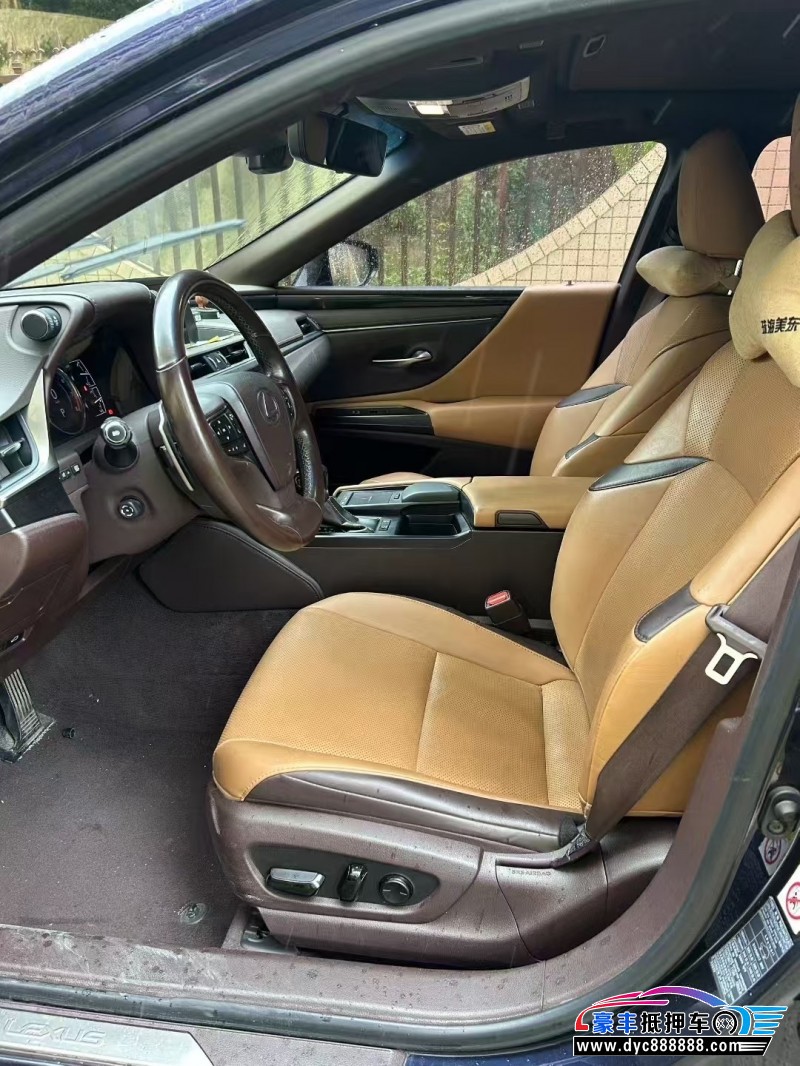 18年雷克萨斯ES轿车抵押车出售