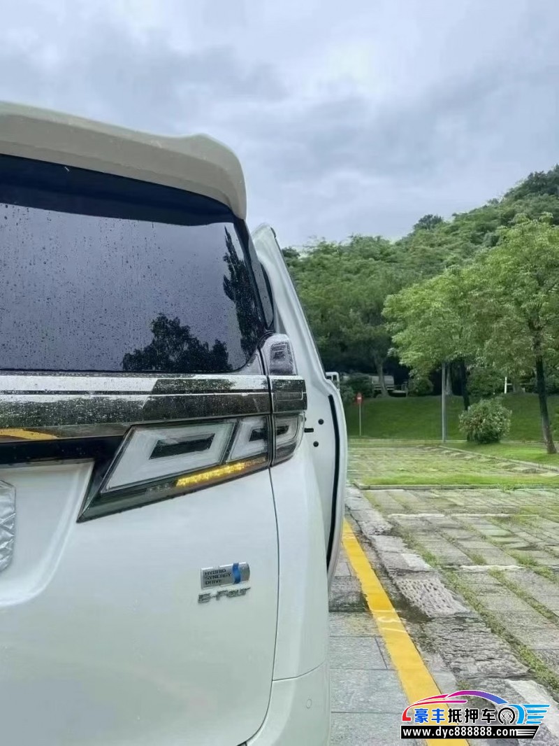 22年丰田威尔法轿车抵押车出售