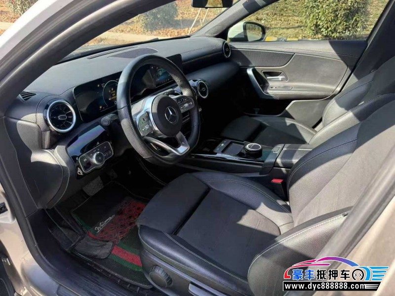 20年奥迪A8L轿车抵押车出售