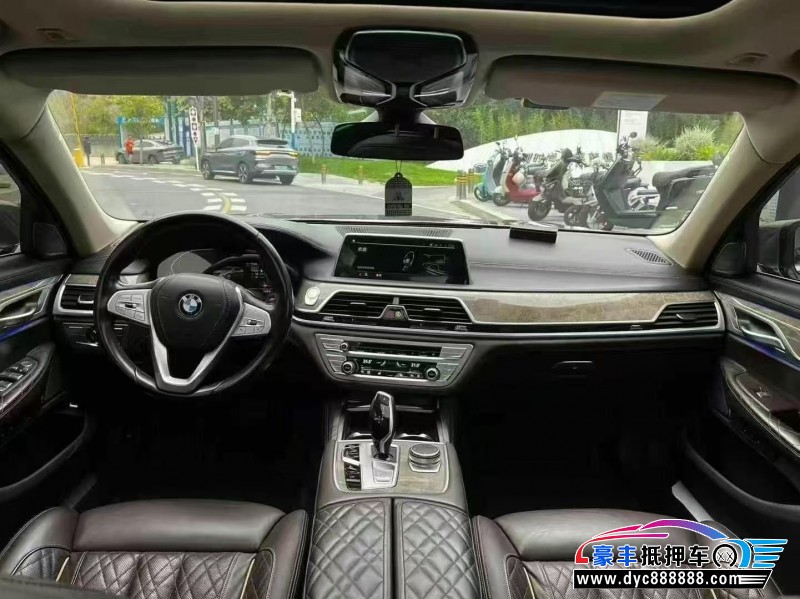 21年宝马7系轿车抵押车出售