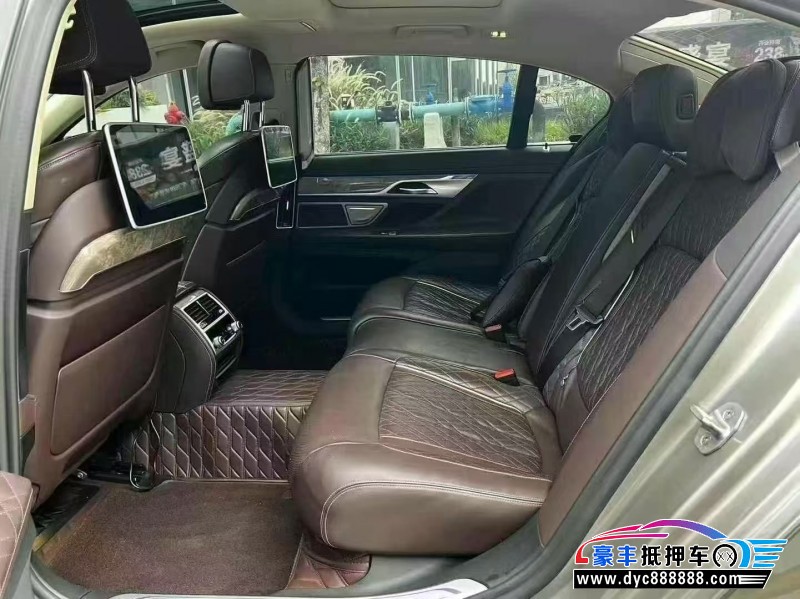 21年宝马7系轿车抵押车出售