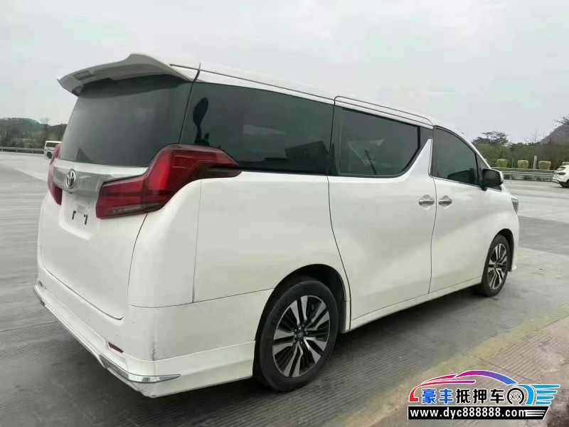 18年丰田埃尔法轿车抵押车出售