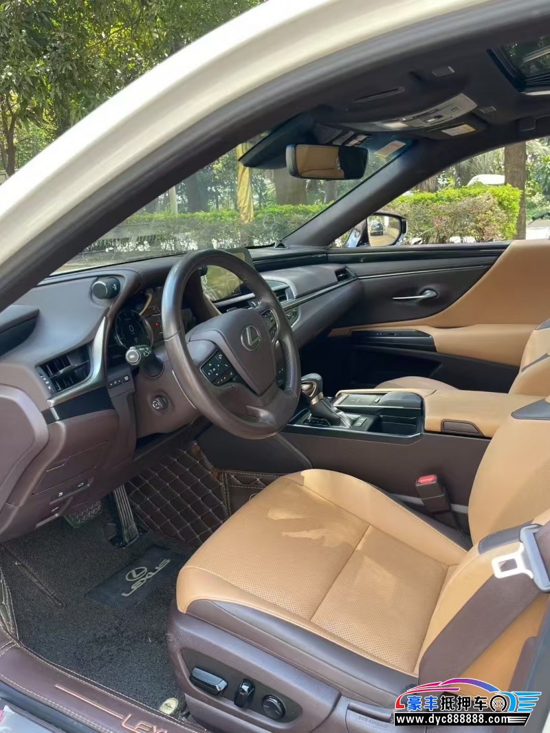 21年雷克萨斯ES轿车抵押车出售