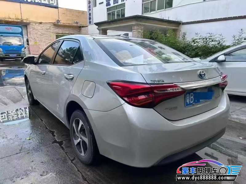 18年丰田雷凌轿车抵押车出售