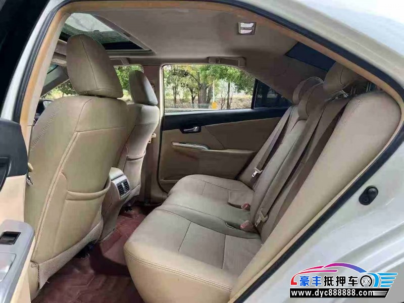 13年丰田凯美瑞轿车抵押车出售