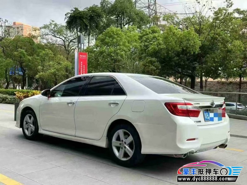 13年丰田凯美瑞轿车抵押车出售