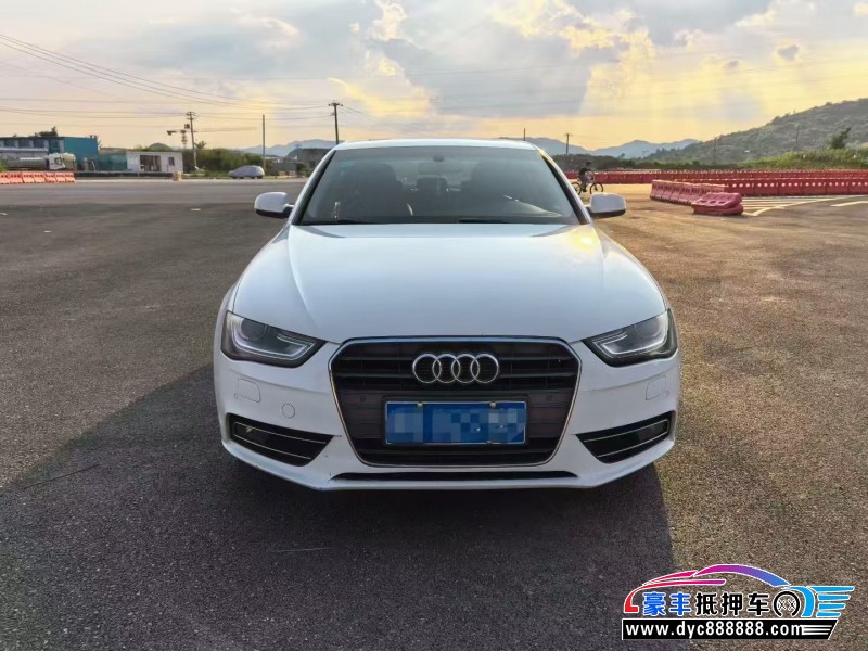 13年奥迪A4L轿车抵押车出售