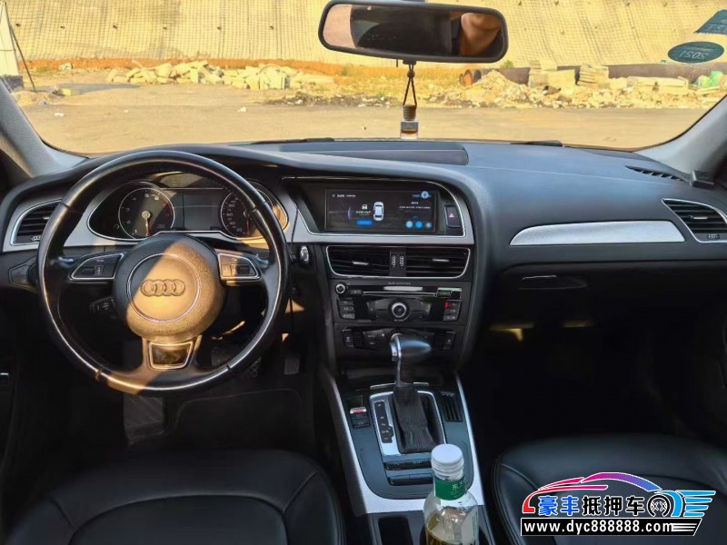 13年奥迪A4L轿车抵押车出售