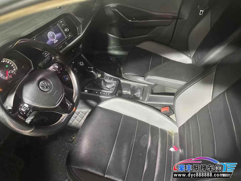 20年大众速腾轿车抵押车出售