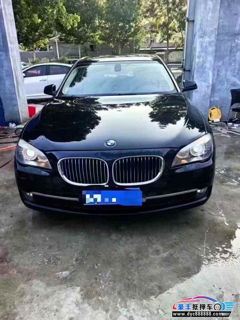 抵押车出售12年宝马7系轿车
