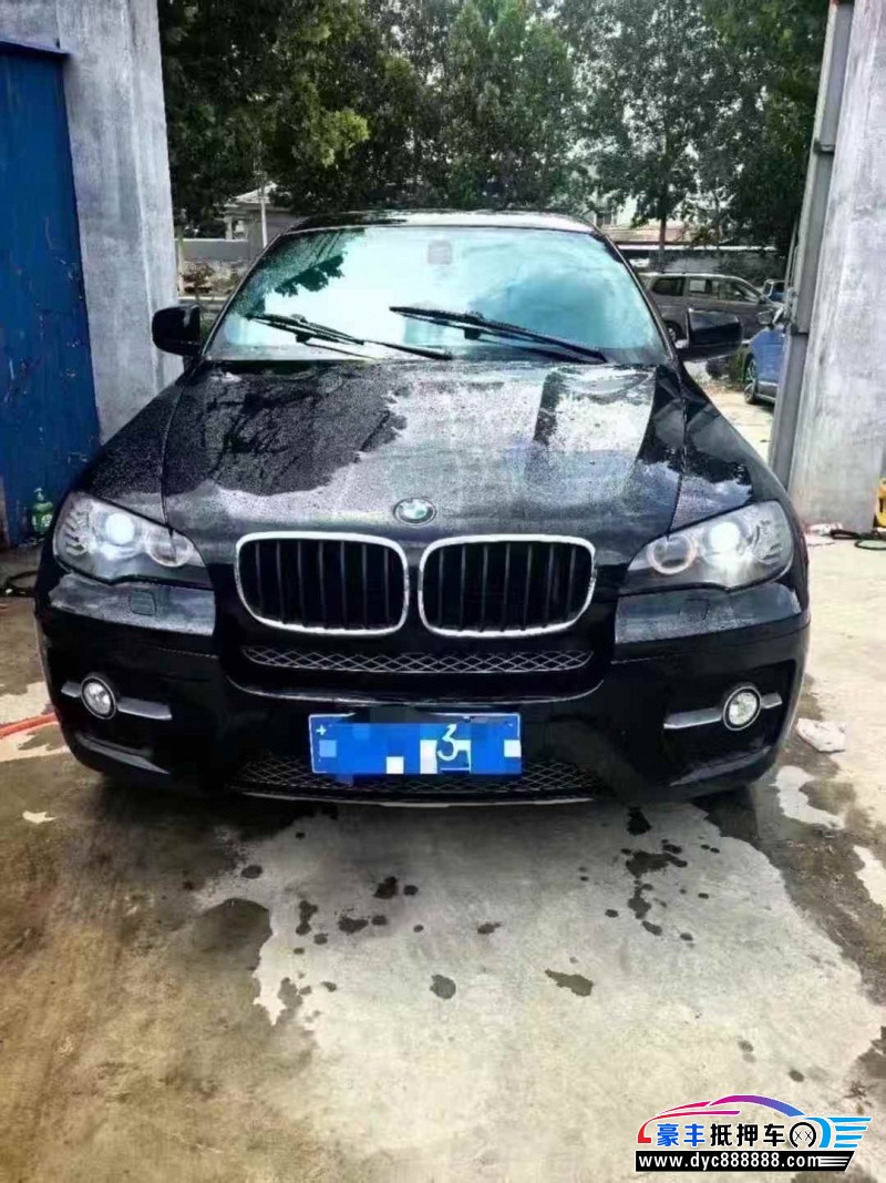 12年宝马X6轿车