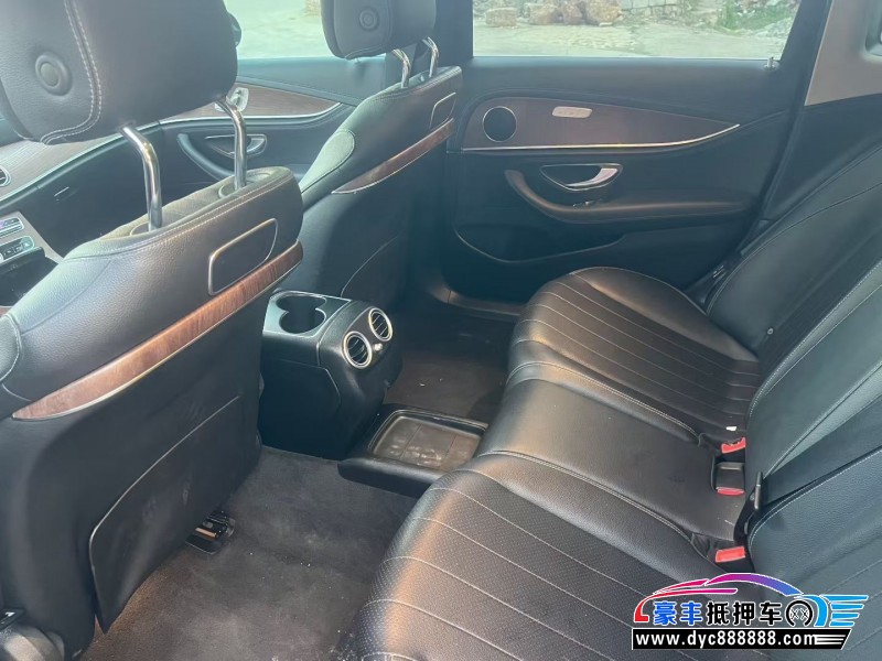 19年奔驰E轿车抵押车出售