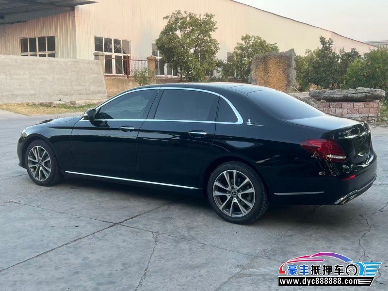 19年奔驰E轿车抵押车出售