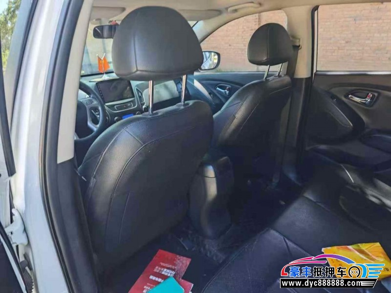 16年现代ix35轿车抵押车出售