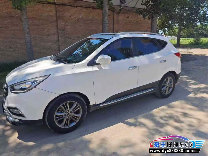 16年现代ix35轿车抵押车出售