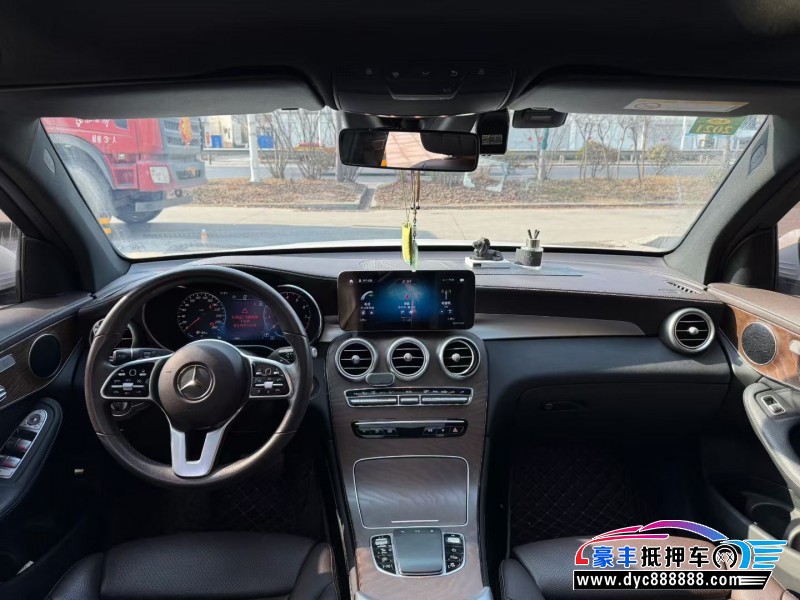 19年奔驰GLC轿车抵押车出售