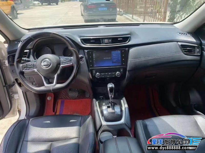 19年日产奇骏轿车抵押车出售