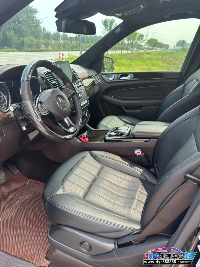 18年奔驰GLS轿车抵押车出售