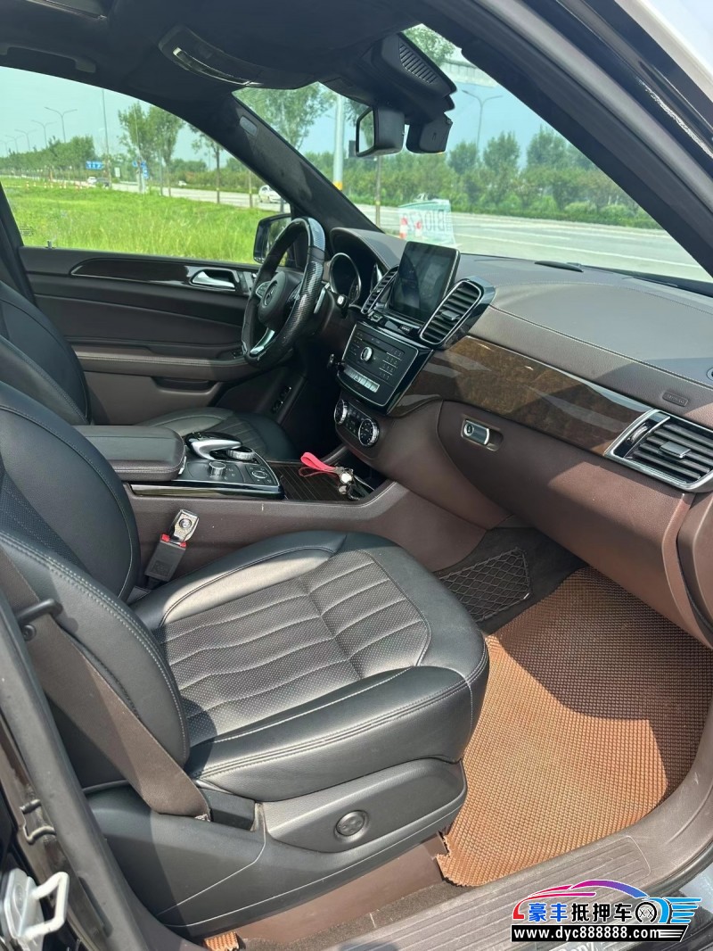 18年奔驰GLS轿车抵押车出售