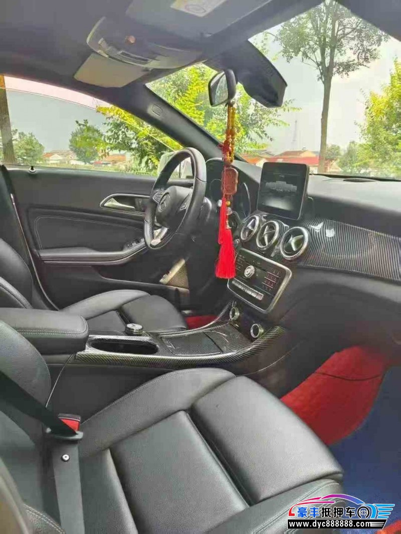 18年奔驰CLA轿车抵押车出售