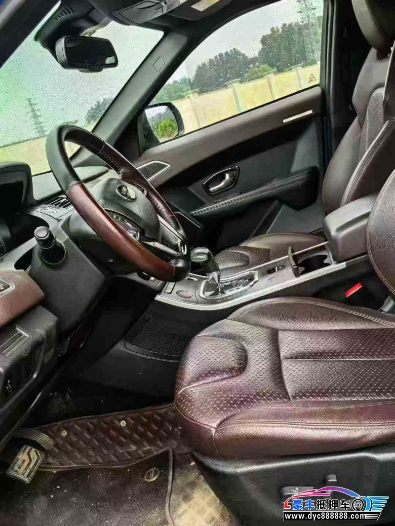 16年陆风X7轿车抵押车出售