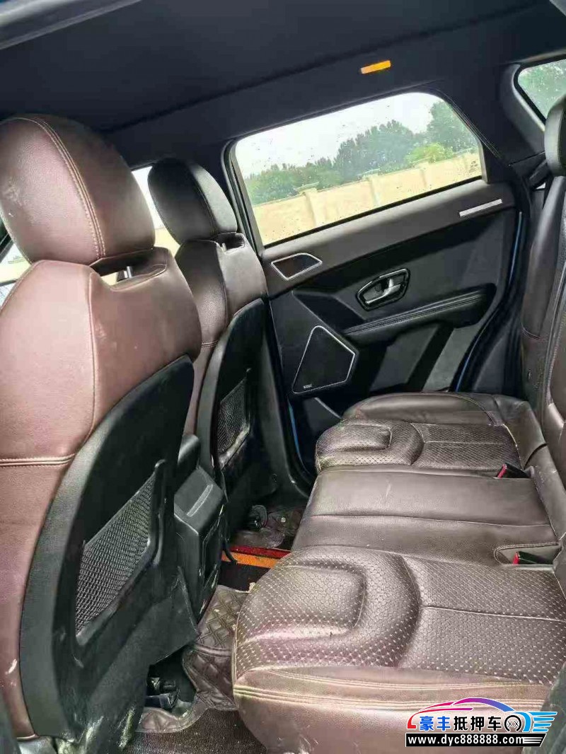 16年陆风X7轿车抵押车出售