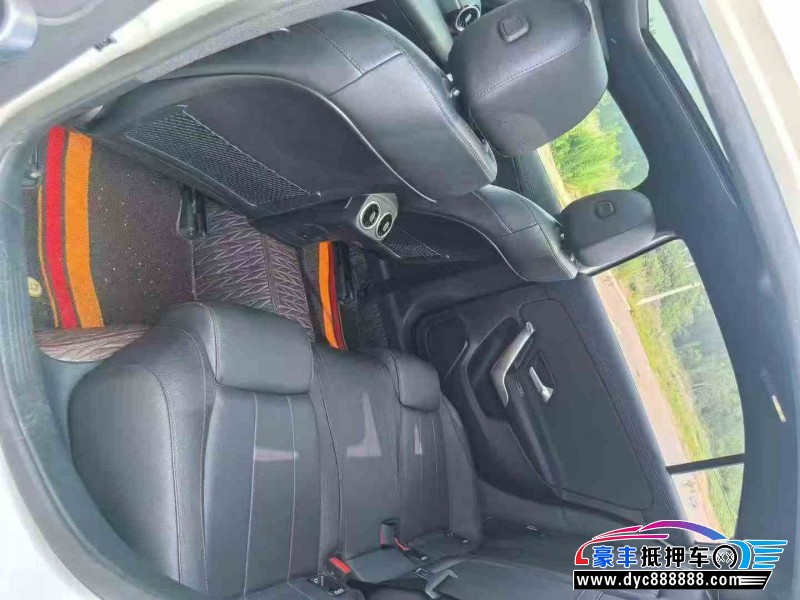 22年奔驰A轿车抵押车出售