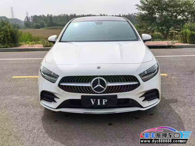 22年奔驰A轿车抵押车出售