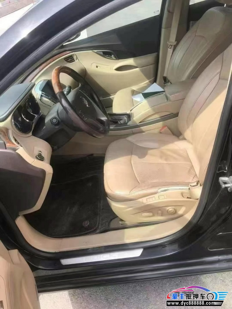 12年别克君越轿车抵押车出售