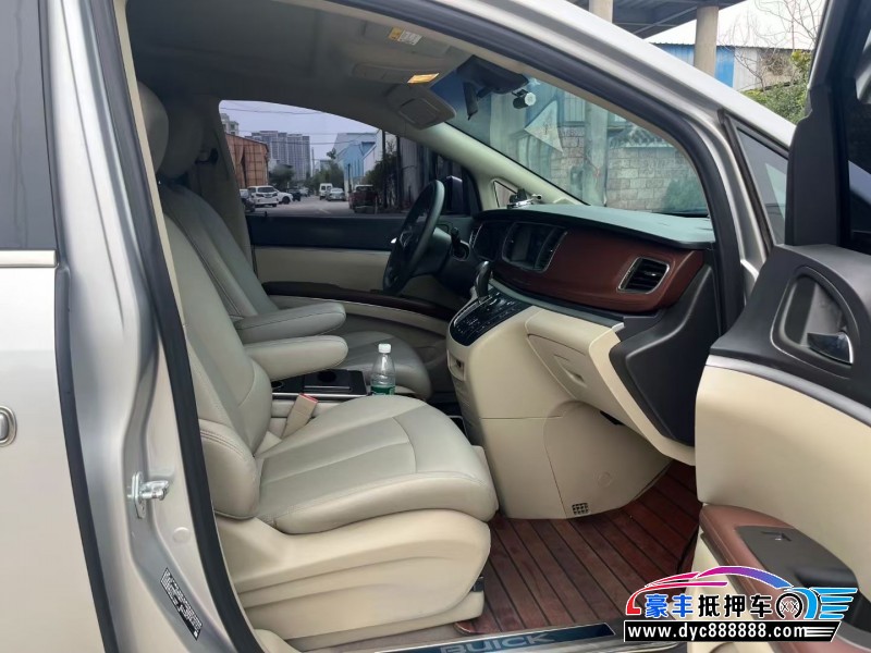 20年别克GL8轿车抵押车出售