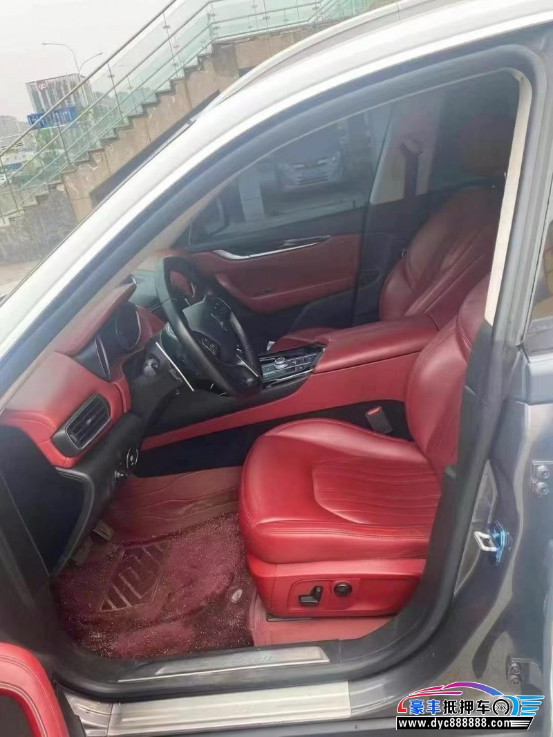 17年玛莎拉蒂莱万特轿车抵押车出售