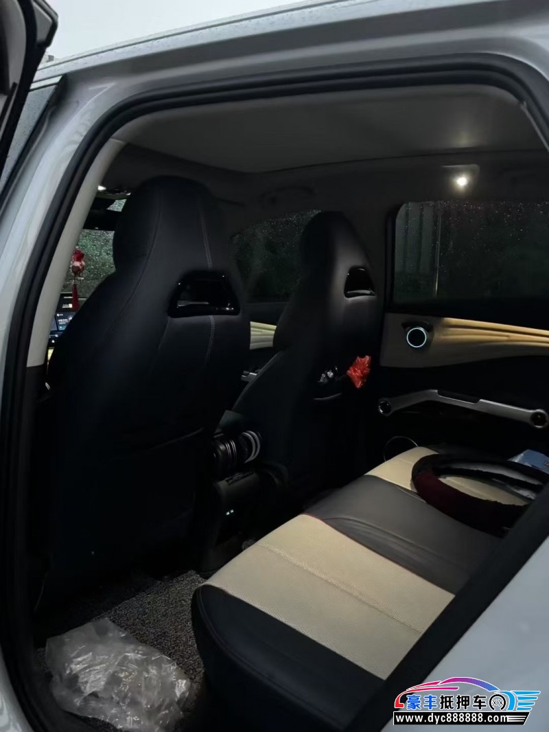 23年比亚迪元轿车抵押车出售