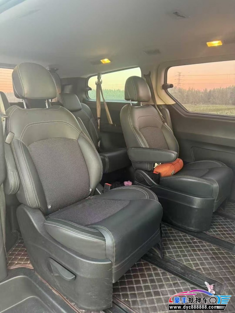 16年上汽大通G10轿车抵押车出售