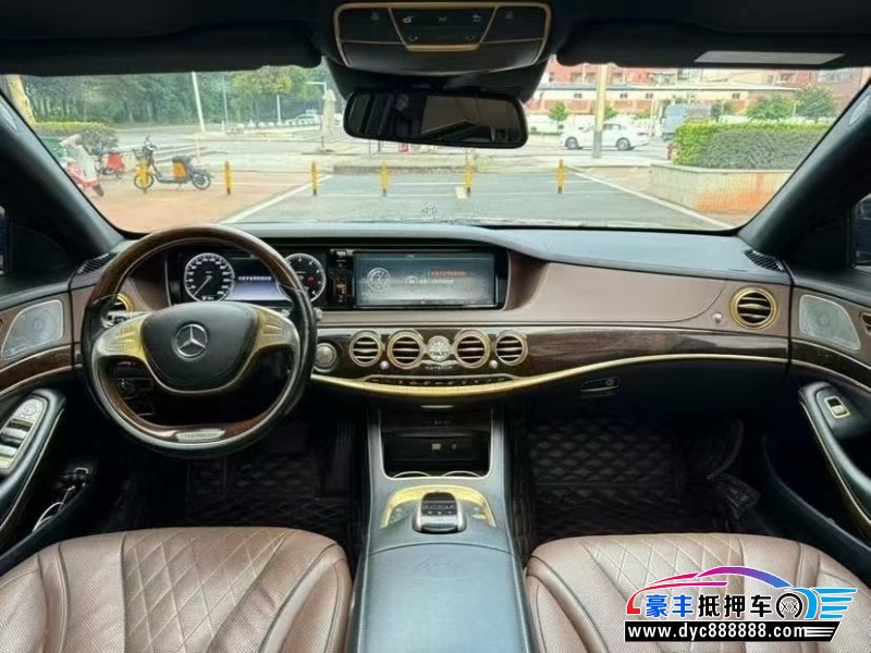 17年奔驰迈巴赫S级轿车抵押车出售